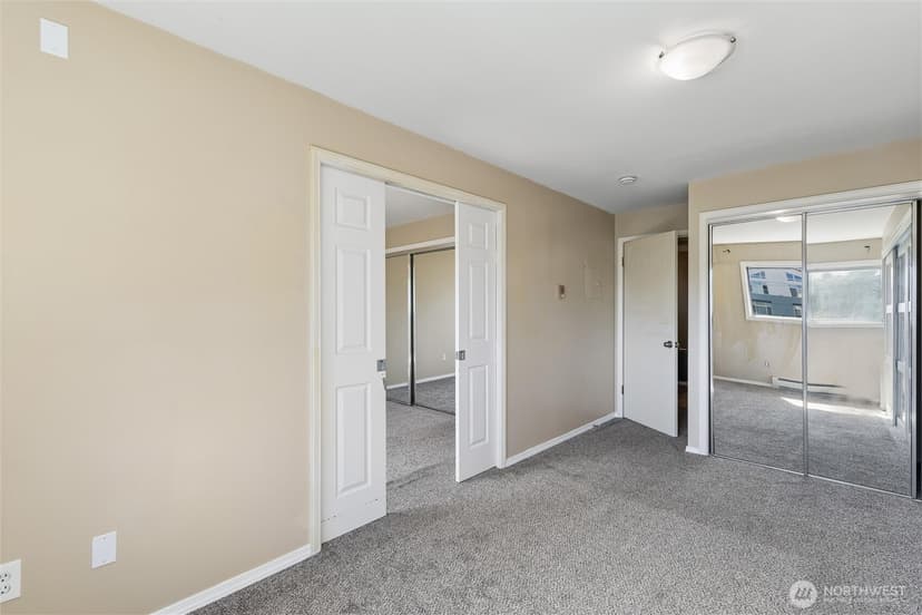 Property photo for 10129 Main St, Bellevue photo 11