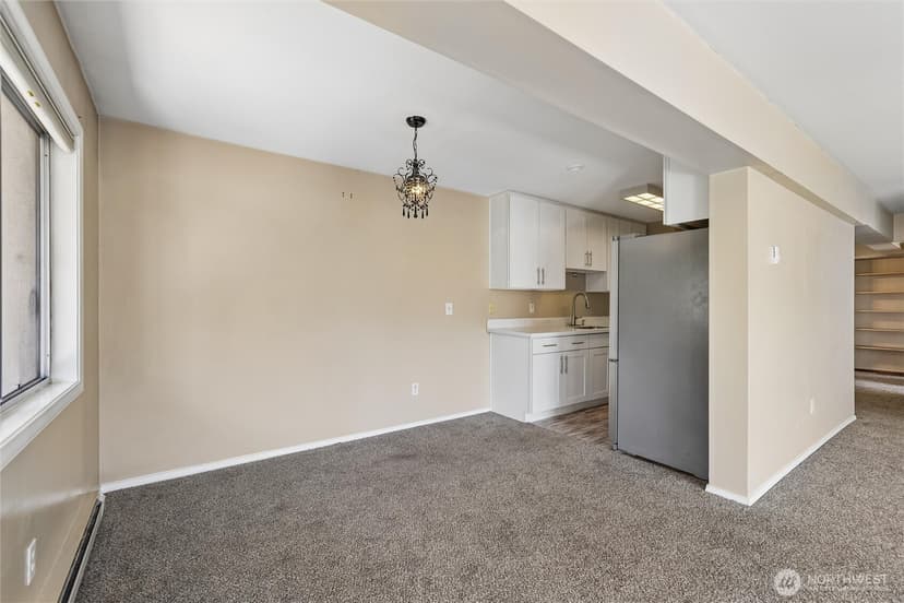Property photo for 10129 Main St, Bellevue photo 12