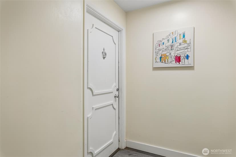 Property photo for 10129 Main St, Bellevue photo 7