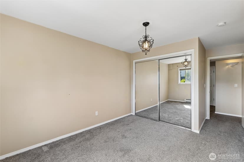 Property photo for 10129 Main St, Bellevue photo 10