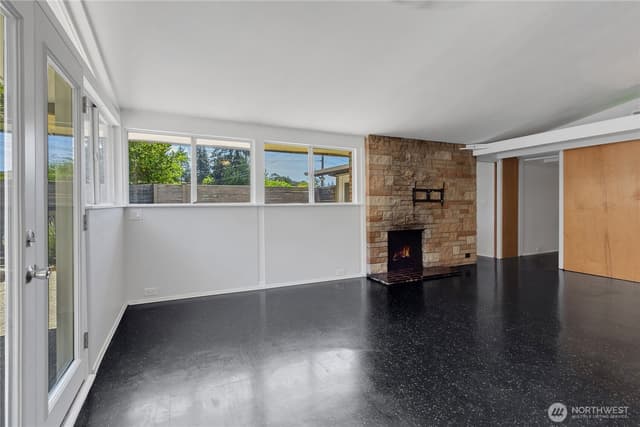 Property photo for 7801 Leschi Road SW, Lakewood photo 4