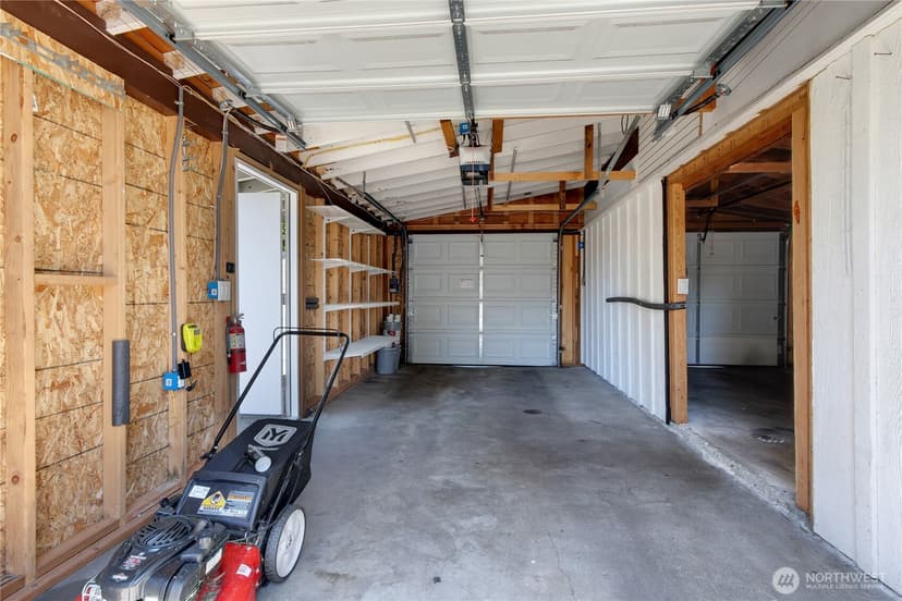 Property photo for 7801 Leschi Road SW, Lakewood photo 17