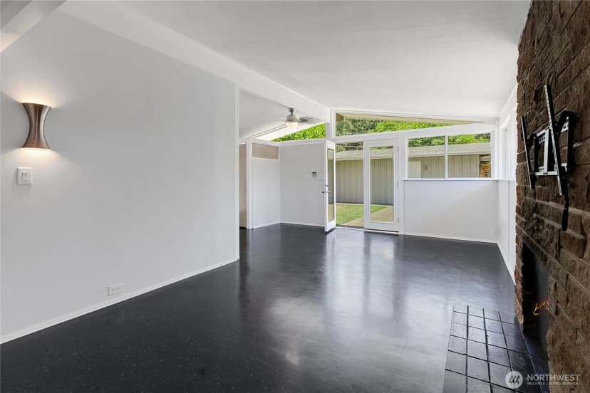 Property photo for 7801 Leschi Road SW, Lakewood photo 5