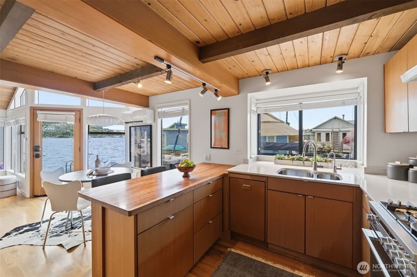 Property photo for 2031 Fairview Avenue E #I, Seattle photo 19