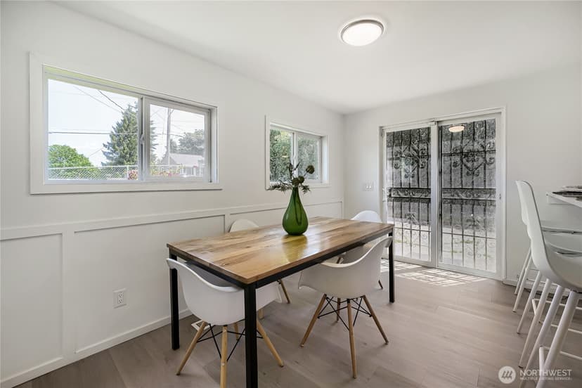 Property photo for 6815 S 120th Place, Seattle photo 8