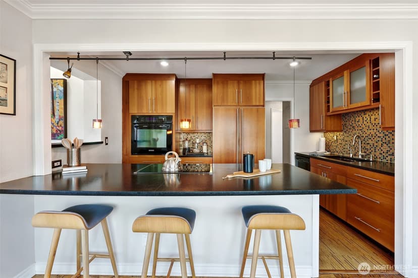 Property photo for 1400 Hubbell Place #PH110, Seattle photo 18
