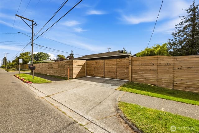 Property photo for 6801 E McKinley Avenue, Tacoma photo 3