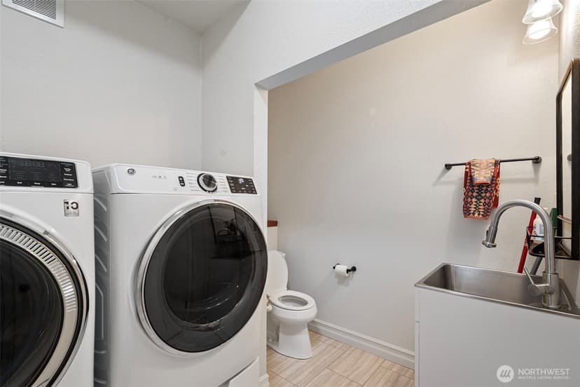 Property photo for 5916 51st Street Ct W, University Place photo 17