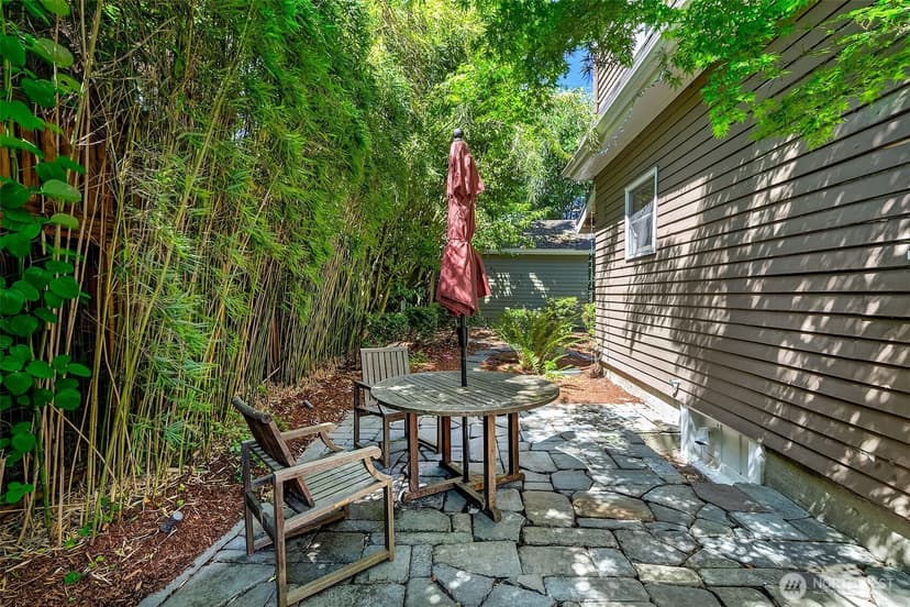 Property photo for 2415 E Newton Street, Seattle photo 22