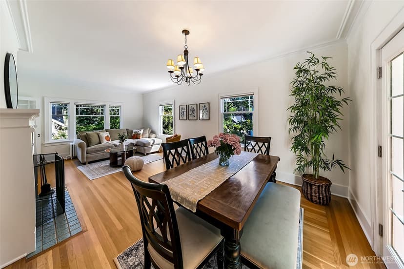 Property photo for 2415 E Newton Street, Seattle photo 8