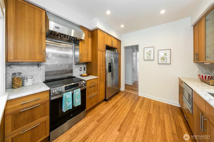 Property photo for 2415 E Newton Street, Seattle photo 10
