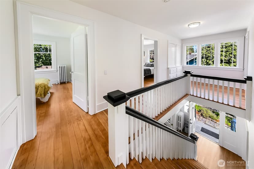 Property photo for 2415 E Newton Street, Seattle photo 12