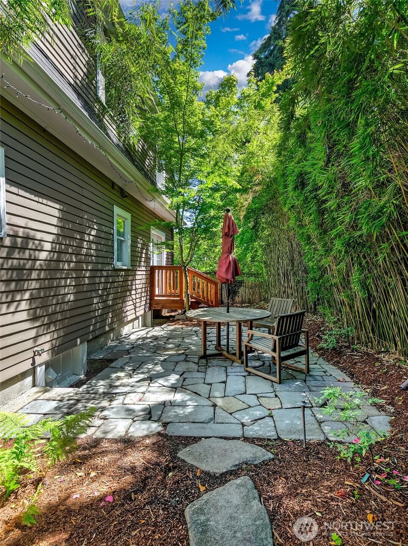 Property photo for 2415 E Newton Street, Seattle photo 23