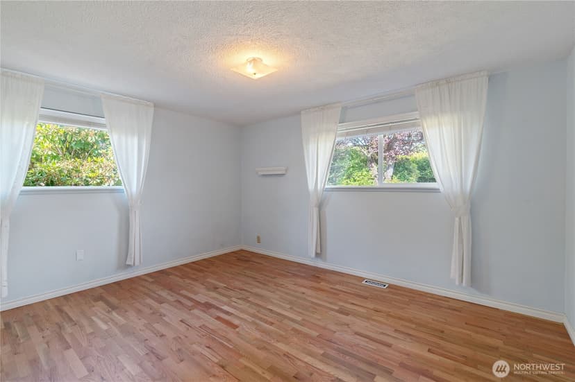 Property photo for 1845 N Highland Street, Tacoma photo 9