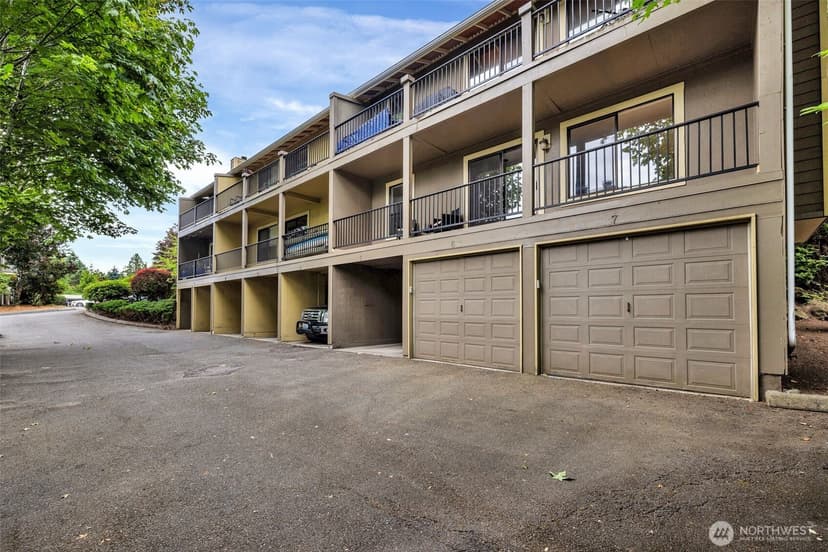 Property photo for 11701 100th Avenue NE #4, Kirkland photo 27