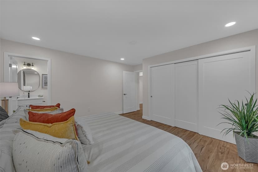 Property photo for 11701 100th Avenue NE #4, Kirkland photo 13