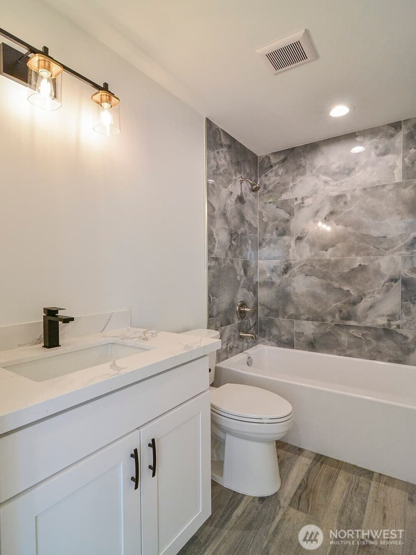 Property photo for 2336 C 23 Avenue S, Seattle photo 17