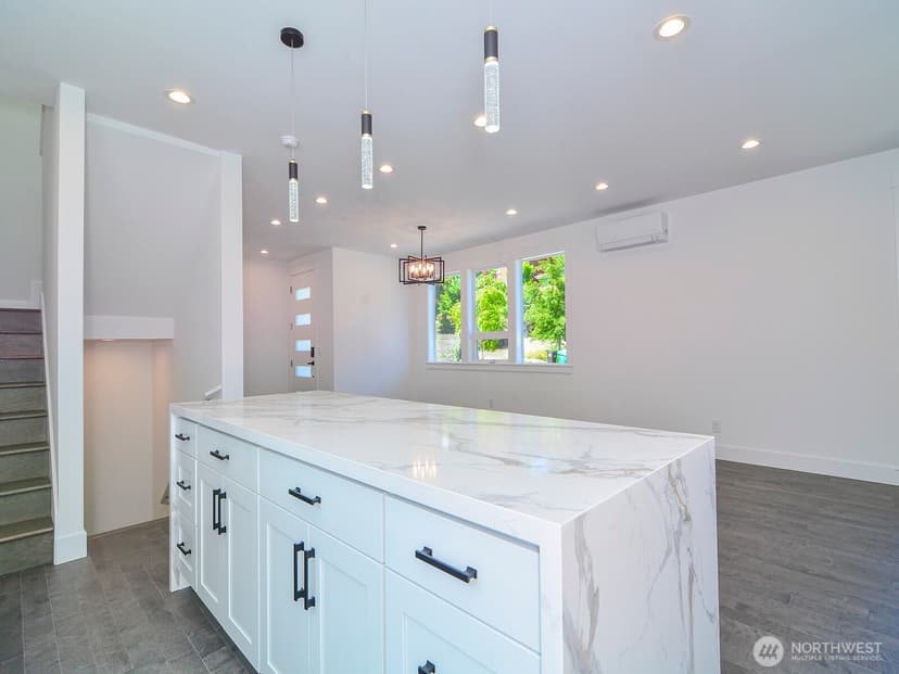 Property photo for 2336 C 23 Avenue S, Seattle photo 7