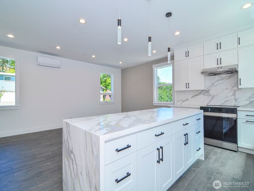 Property photo for 2336 C 23 Avenue S, Seattle photo 8