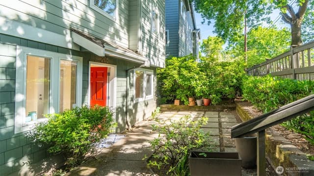 Property photo for 205 27th Avenue S #205, Seattle photo 5