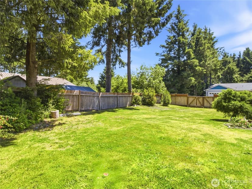 Property photo for 654 Woodland Loop NE, Ocean Shores photo 28