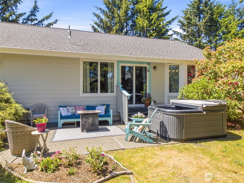 Property photo for 654 Woodland Loop NE, Ocean Shores photo 25