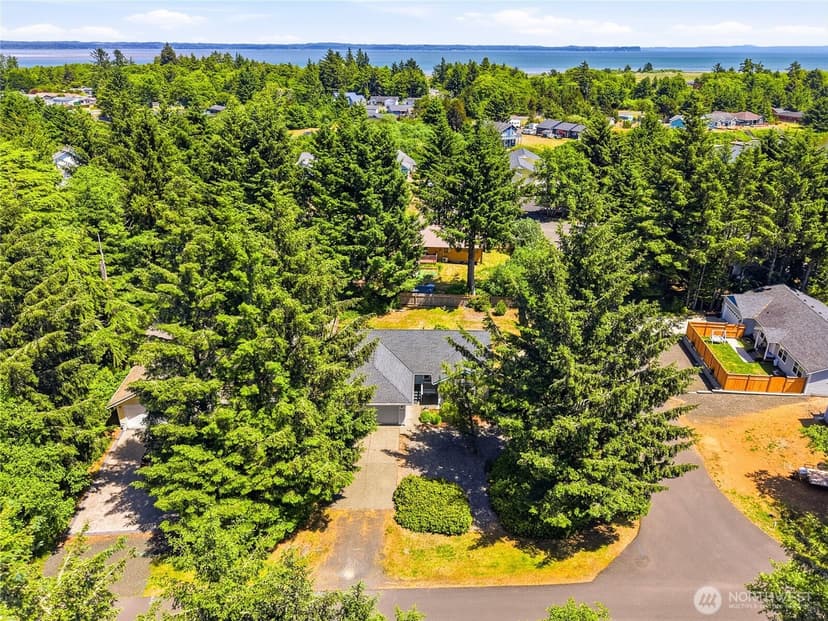 Property photo for 654 Woodland Loop NE, Ocean Shores photo 31