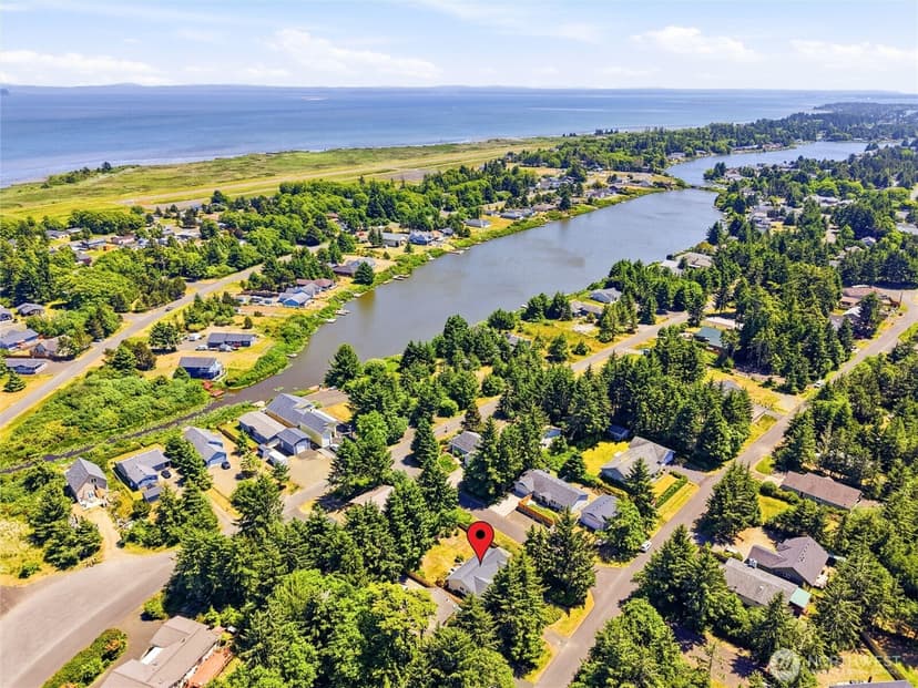 Property photo for 654 Woodland Loop NE, Ocean Shores photo 36