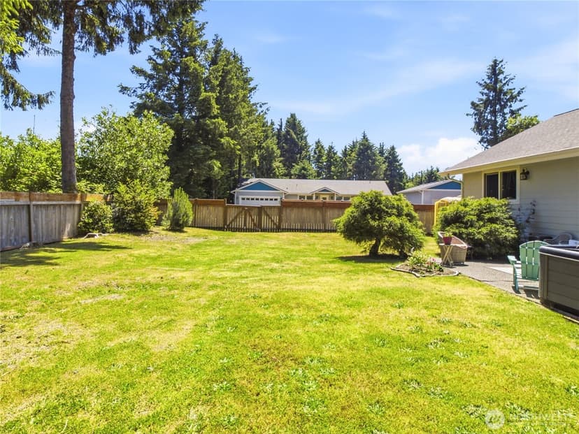 Property photo for 654 Woodland Loop NE, Ocean Shores photo 29