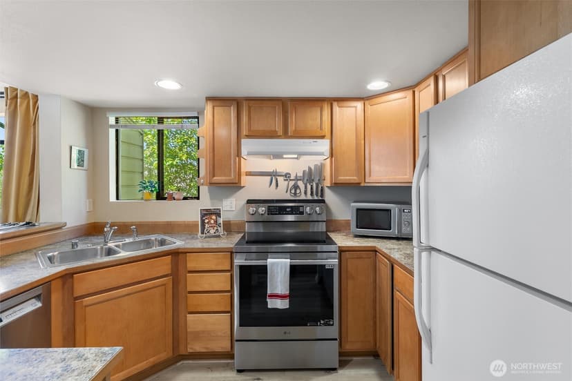 Property photo for 15123 Sunwood Boulevard #GG33, Tukwila photo 4