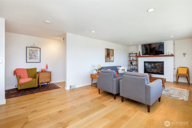 Property photo for 2515 S 118th Street, Burien photo 4