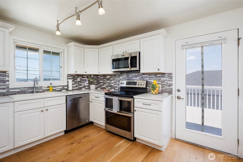 Property photo for 2515 S 118th Street, Burien photo 8