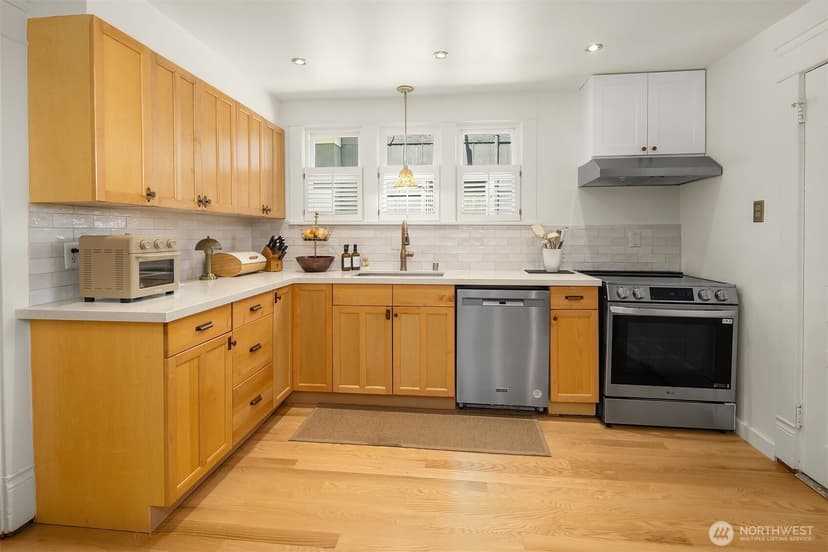 Property photo for 1911 RUCKER Avenue, Everett photo 8