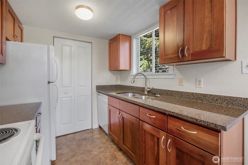 Property photo for 3503 S 160th Street #B1, SeaTac photo 8