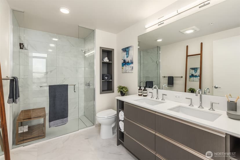 Property photo for 800 Columbia Street #3503, Seattle photo 11
