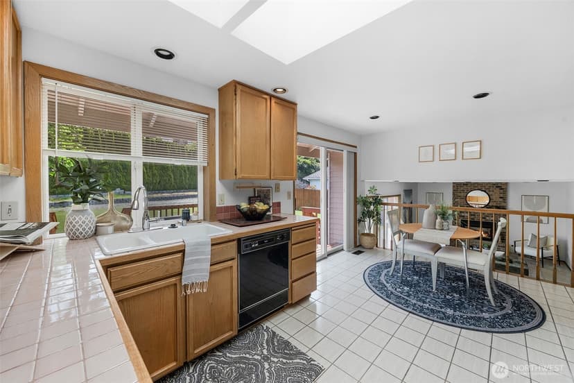 Property photo for 816 Aloha Place, Edmonds photo 15