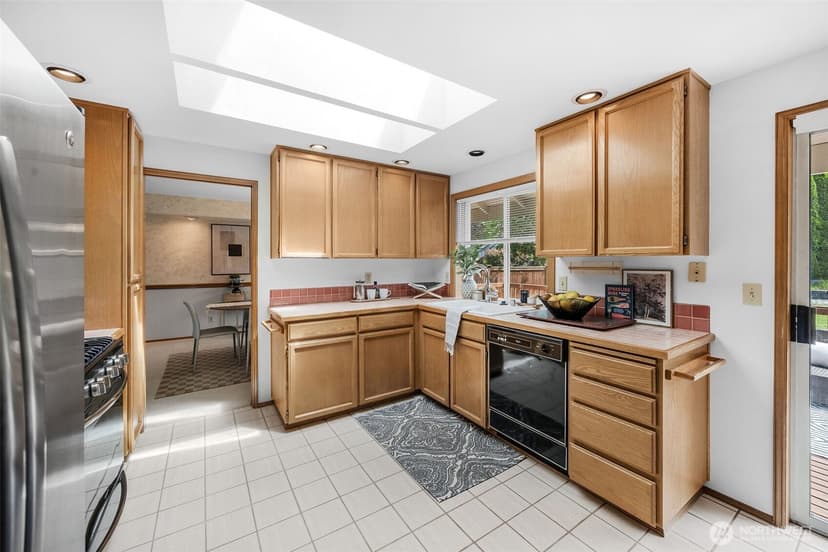 Property photo for 816 Aloha Place, Edmonds photo 13