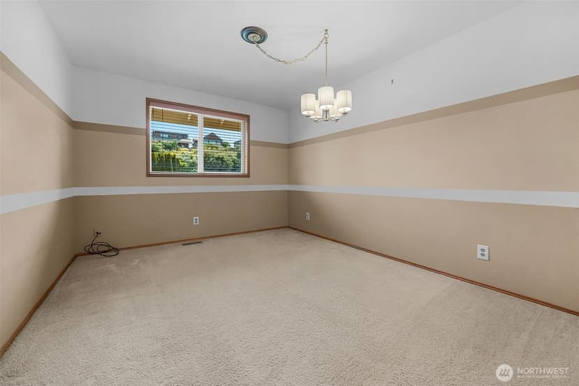 Property photo for 816 Aloha Place, Edmonds photo 30