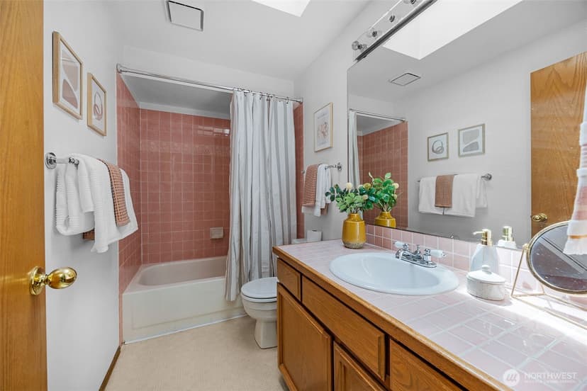Property photo for 816 Aloha Place, Edmonds photo 32