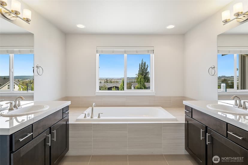 Property photo for 6028 37th Place NE, Marysville photo 19