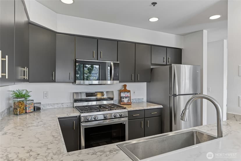 Property photo for 701 Galer Street #813, Seattle photo 14