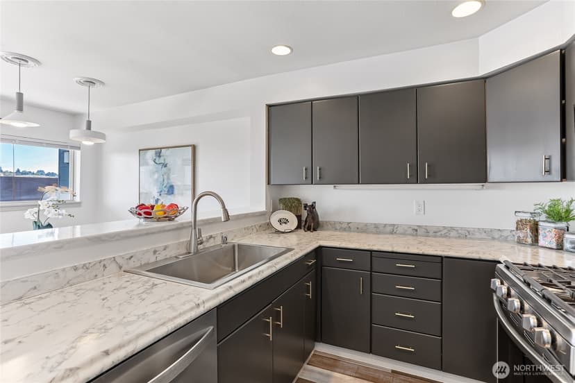 Property photo for 701 Galer Street #813, Seattle photo 15