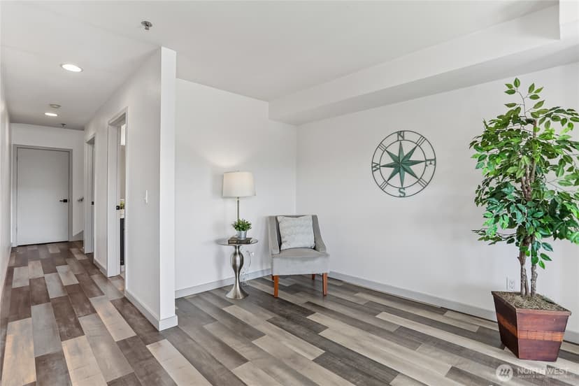Property photo for 701 Galer Street #813, Seattle photo 9