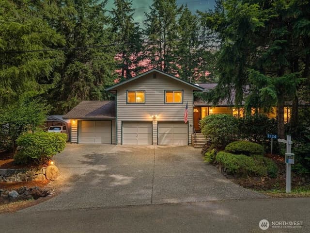 Property photo for 1724 NW Palmer Lane, Bremerton