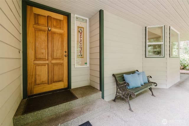 Property photo for 1724 NW Palmer Lane, Bremerton photo 4