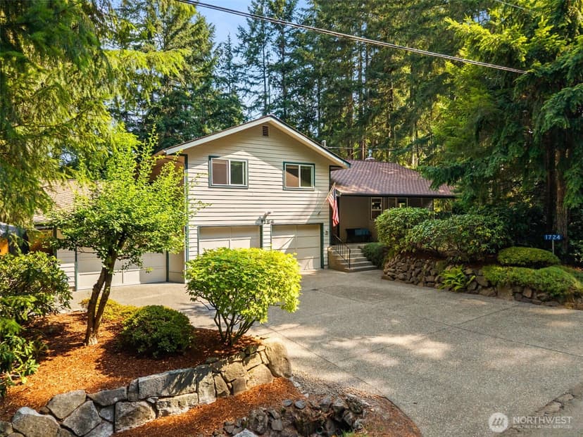 Property photo for 1724 NW Palmer Lane, Bremerton photo 2