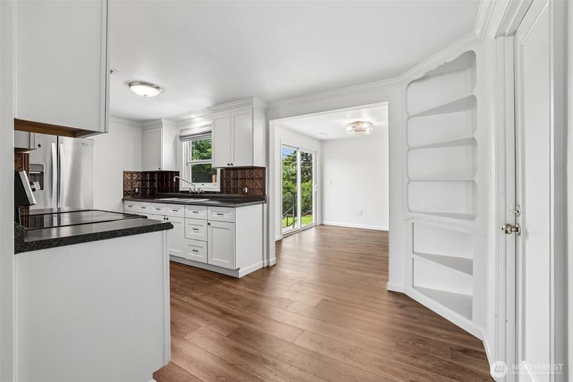 Property photo for 2404 S 121st Street, Seattle photo 11