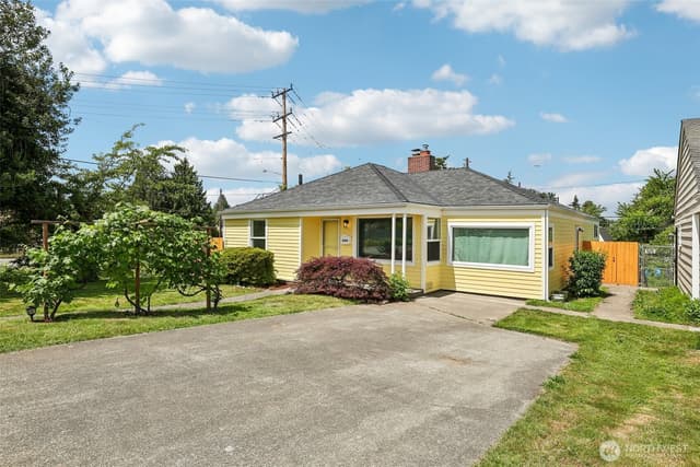 Property photo for 2404 S 121st Street, Seattle photo 3