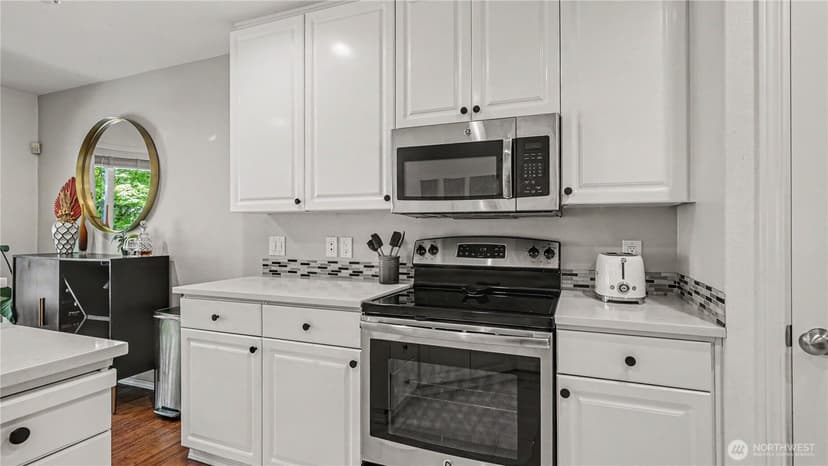 Property photo for 511 Elma Place NE, Renton photo 14