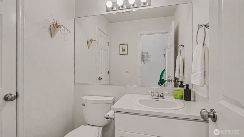 Property photo for 511 Elma Place NE, Renton photo 16